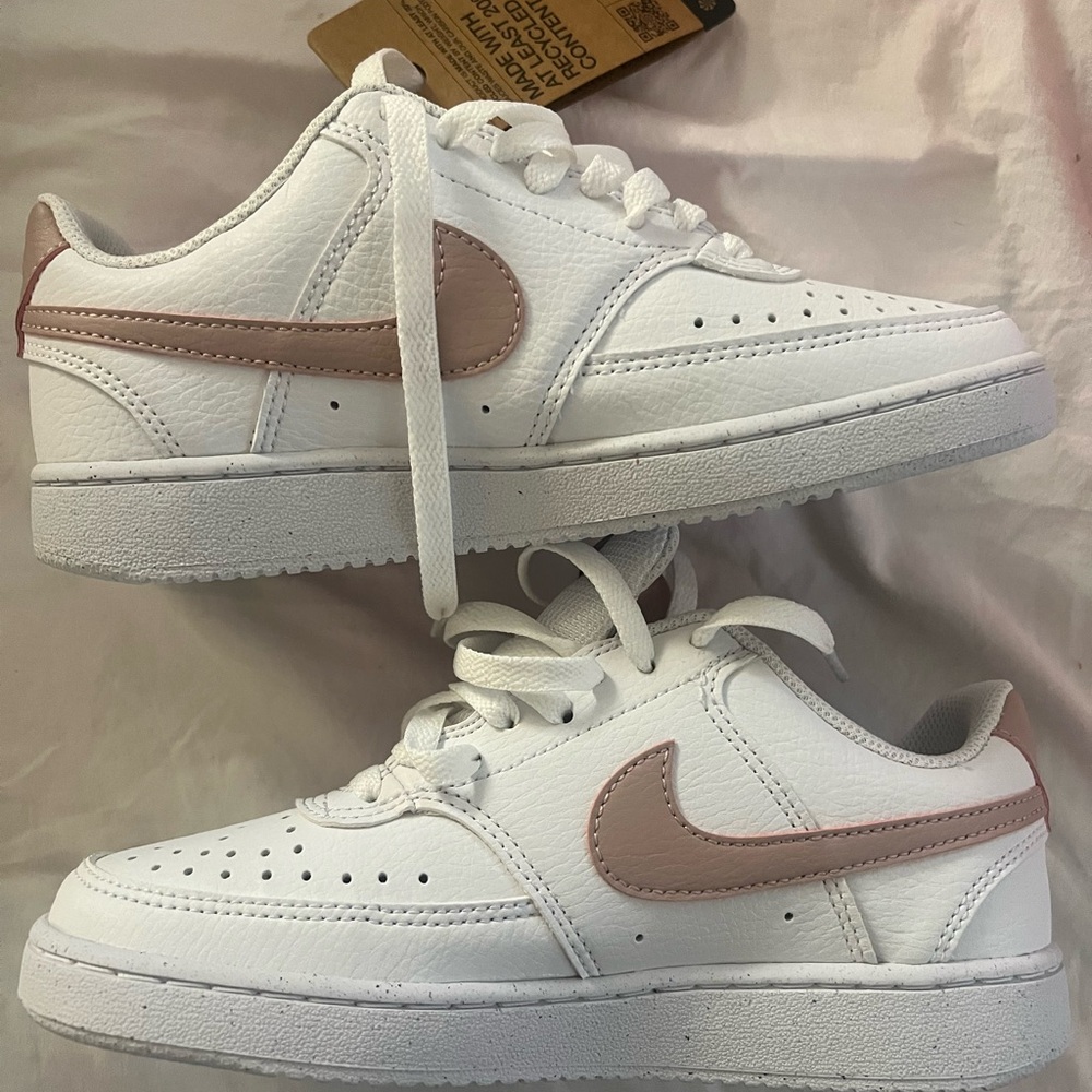 Nike White and Pink Sneakers Classic Design